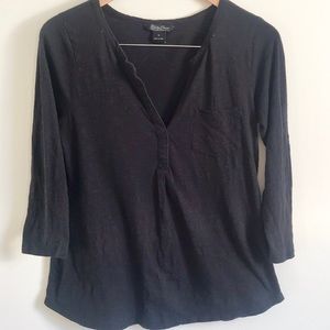 {Lucky Brand}Black V-Neck Top w.Front Pocket EUC